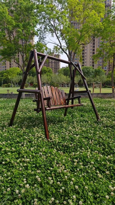 Садовая качеля скамейка лавочка деревянная Mantella Wooden