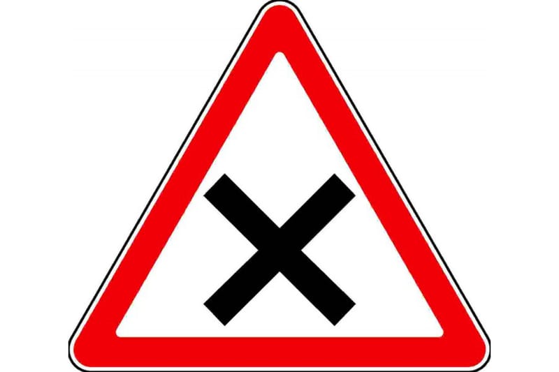 Дорожный знак 1.6 "Пересечение равнозначных дорог"